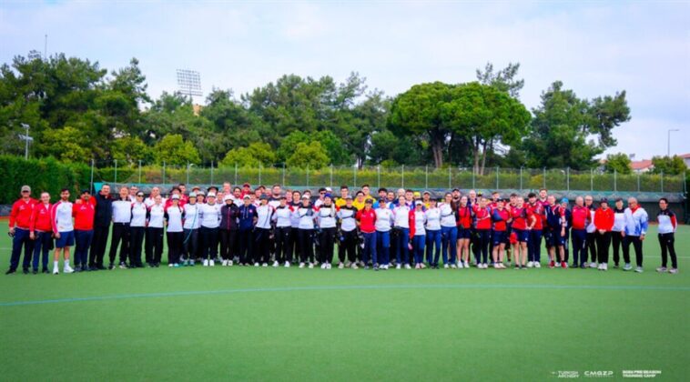 Klasik yay kategorisinde T&uuml;rkiye milli takım sporcuları