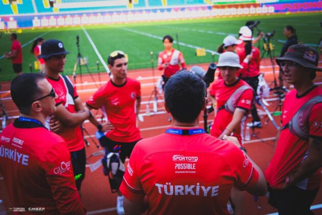 T&uuml;rkiye Ok&ccedil;uluk Milli Takımı sporcuları atış hattında