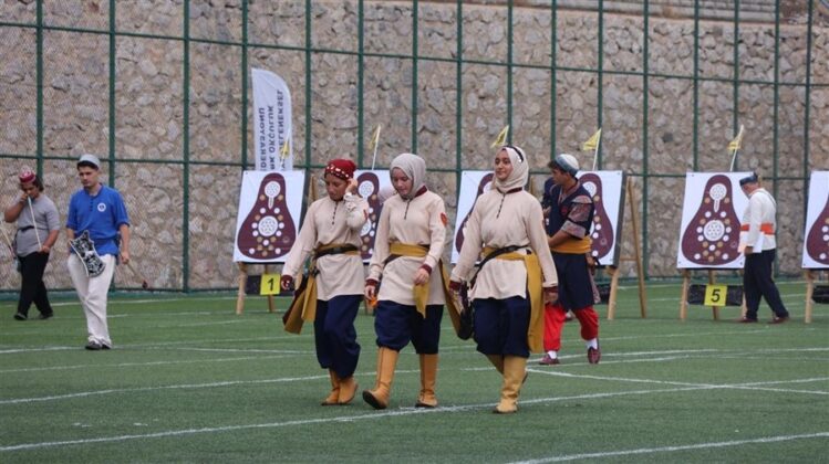 Amasya Puta T&uuml;rkiye Şampiyonası sıralama atışlarında sporcular