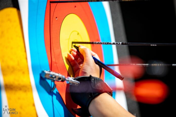Yeşilay Açık Hava Türkiye Şampiyonası Antalya Yeşilay Açık Hava Türkiye Şampiyonası’nda klasik ve makaralı yay sporcuları